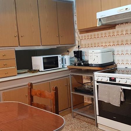 Teal Apartment - Athens Center, 4 Bd, 2 Bath Екстериор снимка