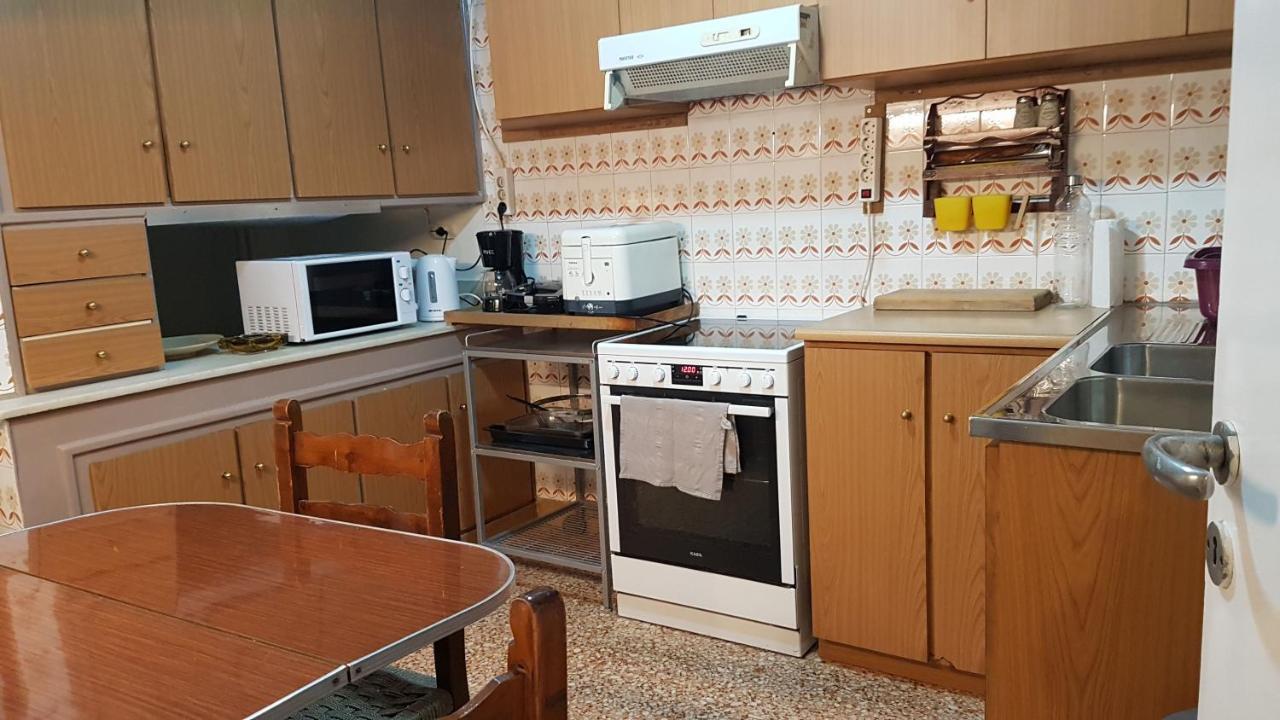 Teal Apartment - Athens Center, 4 Bd, 2 Bath Екстериор снимка